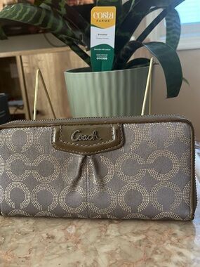 Coach Signature Continental Wallet in Taupe and Brown